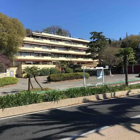 Soleil Et Serenite Au Cap Brun *